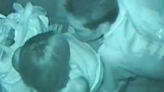 हॅपी जपानी ब्रुनेट एमआयएलएफ ब्लोजॉब, टिटफका आणि छान हँडजॉब देते