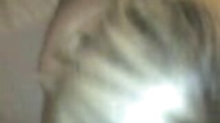 काळ्या केसांची वेश्या मिला वाइल्ड कोंबडा उडवत असलेला POV व्हिडिओ