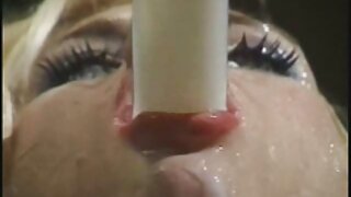 thongs मध्ये कम गोरा साठी लोभी रेबेका स्टील dicks चोखण्यासाठी खाली squats